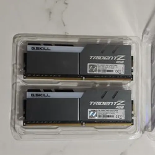 G.SKILL Trident Z RGB 32GB (2x16GB) DDR4-3200 DIMM CL16 XMP 288-Pin