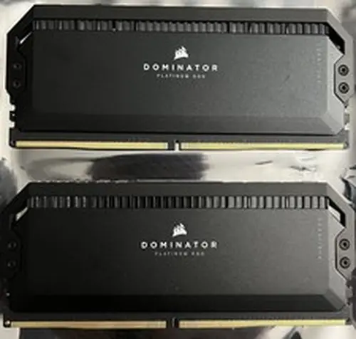 CORSAIR DOMINATOR PLATINUM RGB DDR5 RAM 32GB (2x16GB) 6200MHz CL36 Intel XMP 3.0