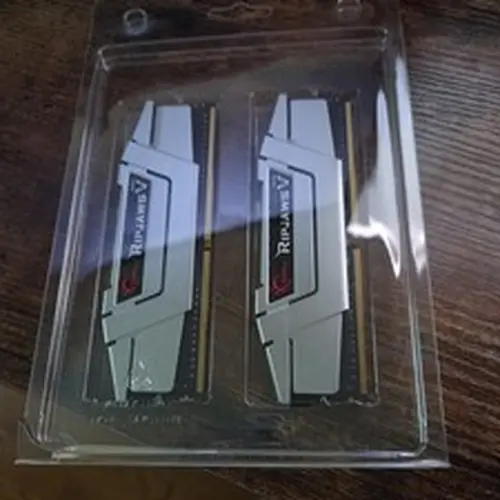 G.Skill Ripjaws DDR4 SDRAM 16GB (2x 8GB) F4-2666C15D-16GVS