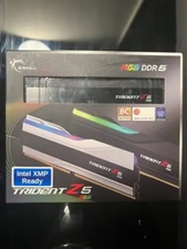 G.SKILL Trident Z5 RGB 32GB (2 x 16GB) PC5-51200 (DDR5-6400) DIMM CL32