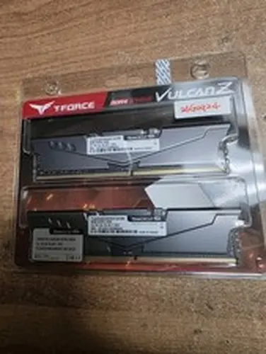 TeamGroup T-Force 16GB (2x8GB) DDR4 3000MHz Desktop RAM Gaming Memory Kit