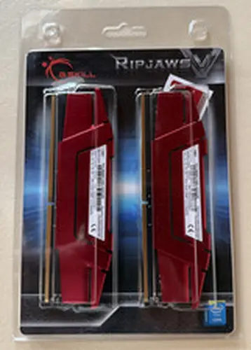 G.Skill Ripjaws V 32GB (2x16GB) DDR4 Desktop Gaming RAM Memory F4-2400C15D-32GVR