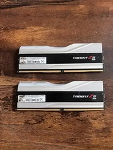 G.SKILL Trident Z5 RGB 32GB (2x16GB) DDR5-7200 CL34 Memory Kit