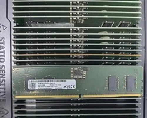 MT Micron 8GB DDR5 5600 Desktop UDIMM RAM Non-ECC 1Rx16 PC5-5600B-UC0-1110-XT