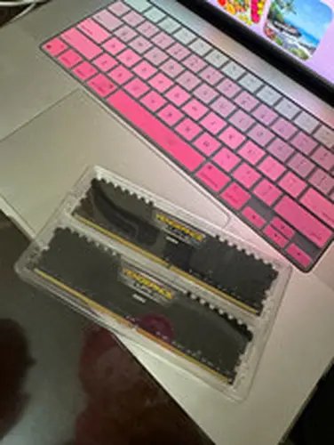 CORSAIR Vengeance LPX DDR4 RAM 16GB (2x8GB) Up to 3200MHz