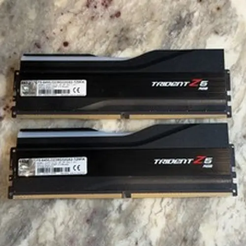 G.SKILL Trident Z5 RGB DDR5-6400 CL32-39-39-102 1.40V 64GB (2x32GB) Intel XMP