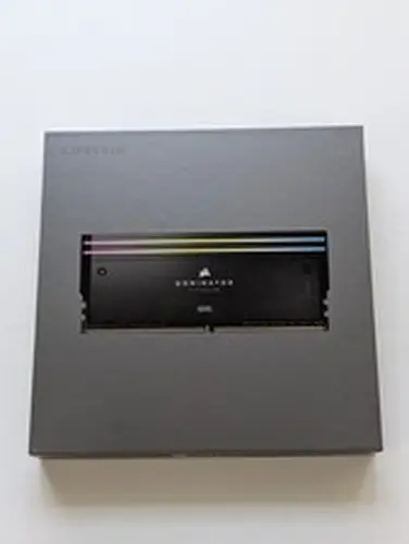 Corsair Dominator Titanium 32GB 2x16GB DDR5 6000 CL30 Intel XMP RGB Black