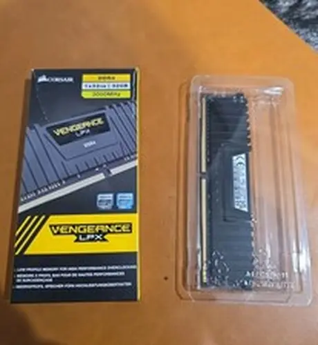 Corsair Vengeance LPX 32GB (1x 32GB) (DDR4-3000) Memory (CMK32GX4M1D3000C16)