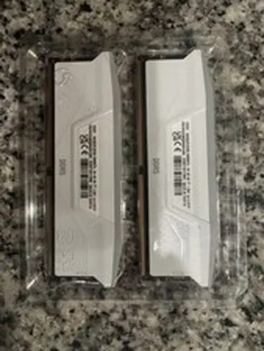 Corsair Vengeance RGB DDR5-6000 64GB (2x32GB) DIMM White CMH64GX5M2B6000C40W
