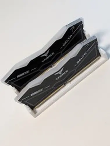TeamGroup T-FORCE DELTA RGB 32GB 2x16GB DDR5 6000 CL30 XMP 3.0 Black