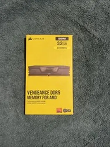 VENGEANCE 32GB (2x16GB) DDR5 DRAM 6000MT/s CL30 AMD EXPO & Intel XMP Memory