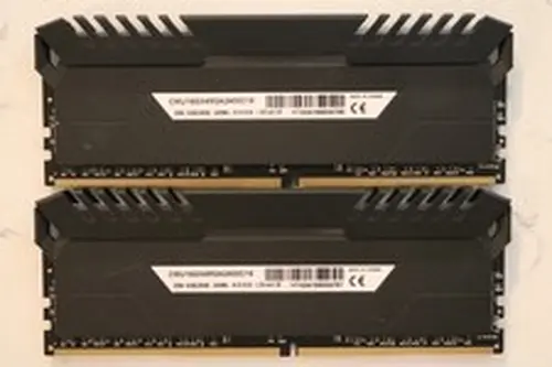 VENGEANCE® LED 16GB (2 x 8GB) DDR4 DRAM 2400MHz C16 Memory Kit - White LED