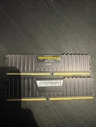 CORSAIR VENGEANCE LPX 16GB PC4-25600 (2666) Memory Kit - Black 2 Pack