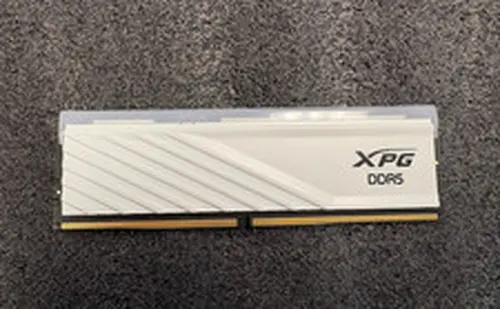 ADATA XPG 16GB 6000MHz Lancer Blade RGB DDR5 U-DIMM White Desktop Memory