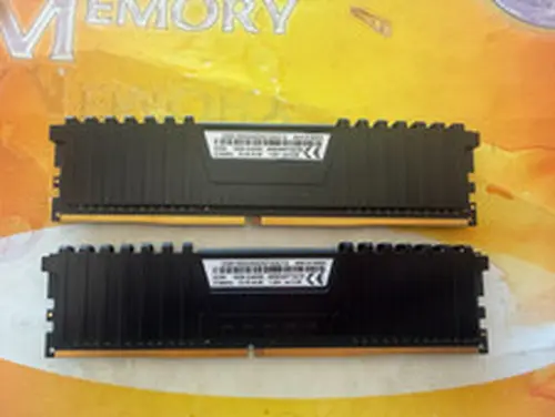 PC4-17000 16GB (2x8GB) DDR4 2133 MHz NON ECC DESKTOP Ram CMK32GX4M4A2400C15B