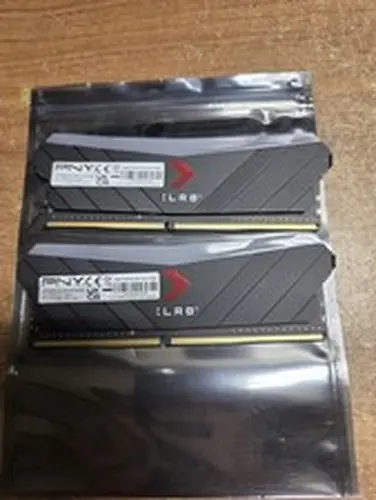 PNY XLR8 Gaming EPIC-X RGB 16GB DDR4 3200MHz Memory Kit, MD16GK2D4320016XRG