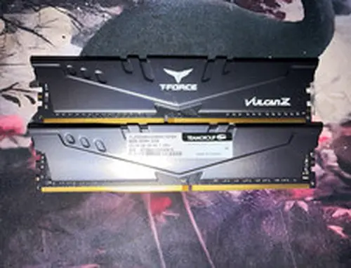 TEAMGROUP T-Force Vulcan Z 16GB (2x8GB) DDR4-3200 CL16 Gaming RAM