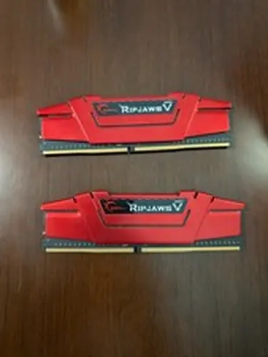 16 GB G.Skill Ripjaws V Series 2x8GB DDR4-3200MHz CL16 Desktop Memory (Red)