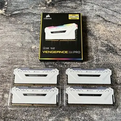 Corsair Vengeance RGB PRO 32GB (4x8GB) DDR4 3600MHz C18 RAM CMW32GX4M4C3600C18W