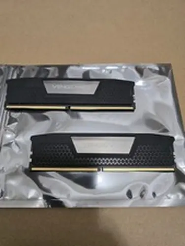 CORSAIR VENGEANCE DDR5 RAM 64GB 2x32GB 6400MHz CL32 CMK64GX5M2B6400C32