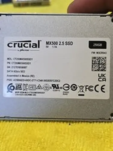 Crucial CT1000MX500SSD1 3D TL SATA3 2.5in. 1TB Internal SSD - Blue/Gray