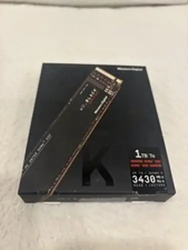 Western Digital WD_BLACK SN750 1TB NVMe M.2 Internal SSD WDBRPG0010BNC-WRSN