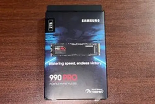 Samsung 990 PRO 2TB NVMe PCIe 4.0 M.2 Internal SSD 7450MB/s MZ-V9P2T0B