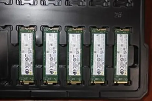 LOT OF 5,2280 M.2 Intel 670p 512GB M.2 NVMe Internal SSD (SSDPEKNU512GZ)