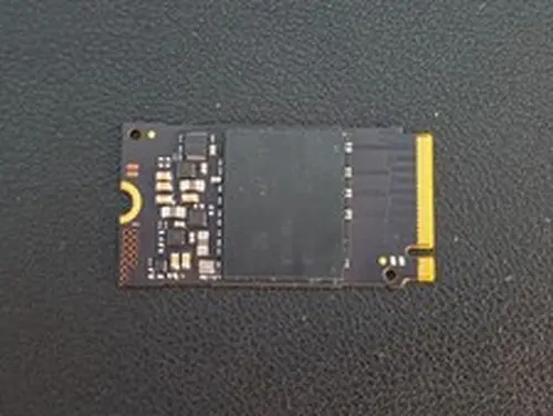 SAMSUNG PM991 256 GB M.2 NVMe 2242 SSD MZALQ256HAJD-000L1