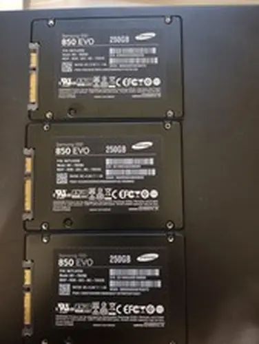 Lot of 3 Samsung 850 EVO 250GB 2.5" SATA SSD Solid State Drive MZ-75E250