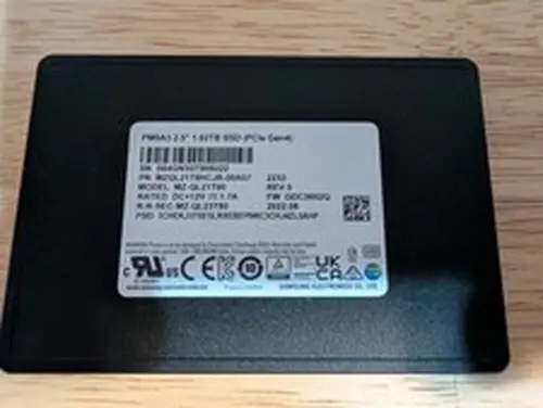 Samsung SSD PM9A3 1.92TB U.2 NVME MZ-QL21T90 PCIE4.0 Solid State Drive