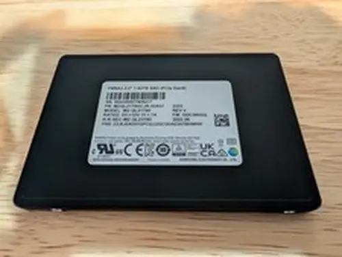 Samsung SSD PM9A3 1.92TB U.2 NVME MZ-QL21T90 PCIE4.0 Solid State Drive