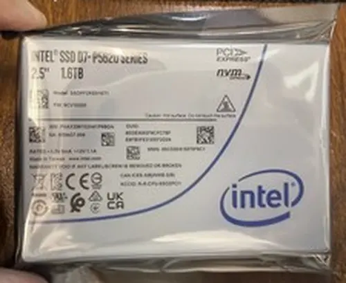 Intel D7 P5620 1.6TB SSD 2.5" U.2 NVMe PCIe Solid State Drives SSDPF2KE016T1