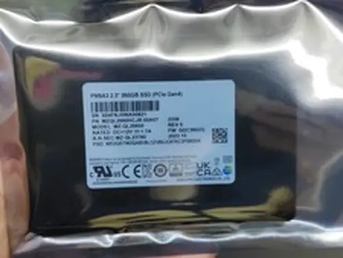 New Samsung PM9A3 960GB PCI-E4.0x4 Gen4 x4 NVMe 2.5'' U.2 SSD MZ-QL29600
