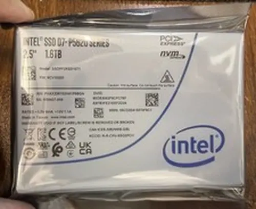 Intel D7 P5620 1.6TB SSD 2.5" U.2 NVMe PCIe Solid State Drives SSDPF2KE016T1