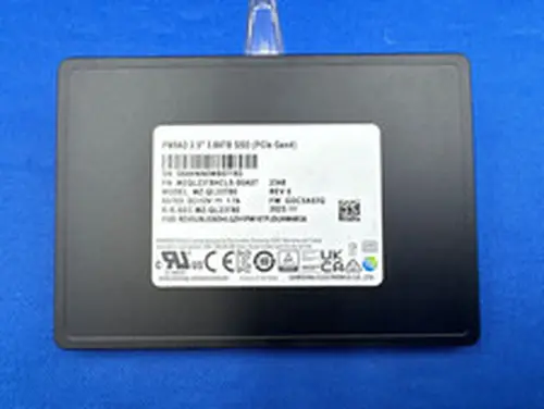 MZ-QL23T80 Samsung PM9A3 3.84TB PCIe Gen4x4 NVMe U.2.5 SSD MZQL23T8HCLS