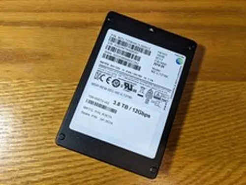 Samsung 3.84TB PM1643 SAS 12G SFF SSD NetApp 512 byte MZILT3T8HALS - 97% Health