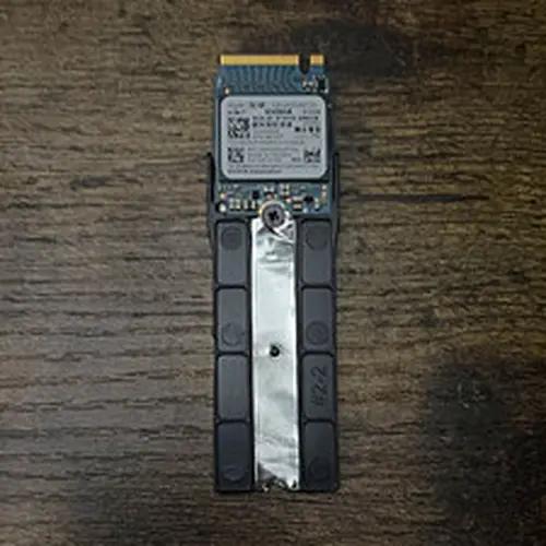 KIOXIA KBG40ZNS512G 512GB NVMe M.2 Internal SSD for Laptop PC Black