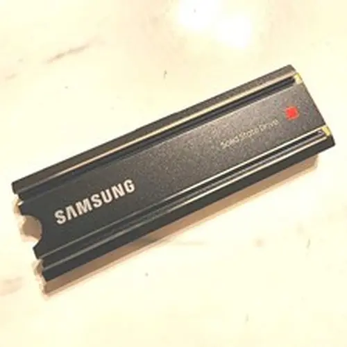 Samsung 980 PRO 2TB PCIe 4.0 NVMe M.2 Internal SSD w/ Heatsink MZVL22T0HBLB