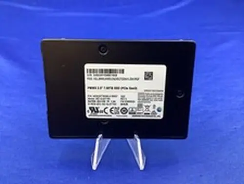 MZ-QLB7T60 Samsung PM983 7.68TB 2.5IN PCIe NVMe U.2 SSD MZQLB7T6HMLA