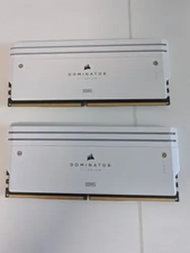 Corsair Dominator Titanium RGB 32GB 2x16GB DDR5 6000 CL30 XMP White