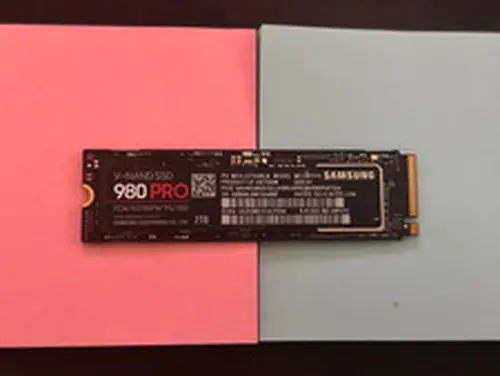 Samsung 980 PRO 2TB PCIe 4.0 NVMe M.2 Internal SSD MZ-V8P2T0