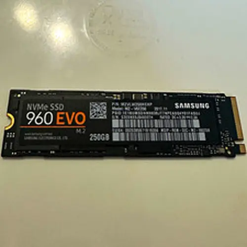 Samsung 960 EVO 250GB NVMe M.2 Internal SSD Solid State Drive, Black