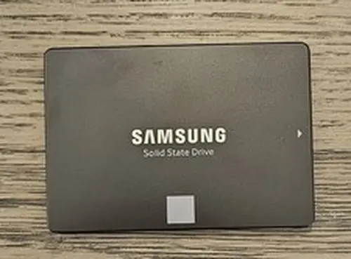SAMSUNG 860 EVO 4TB 2.5" SATA III Internal SSD MZ-76E4T0. ALL 98% health or more