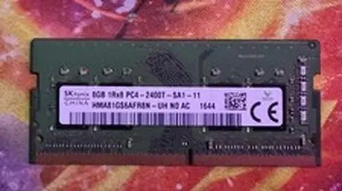 SK hynix 8GB DDR4 SO-DIMM PC4-2400T 260-Pin Non-ECC RAM HMA81GS6AFR8N