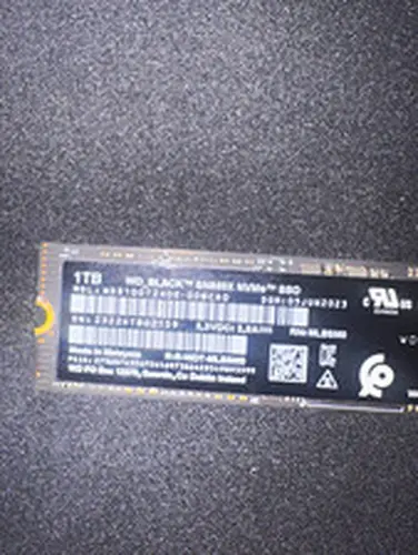 WD_BLACK SN850X 1TB NVMe M.2 Internal SSD Black WDS100T2X0E-00BCA0