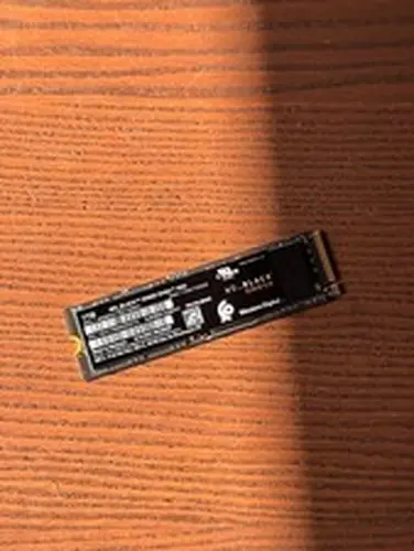WD_BLACK SN850 1TB NVMe SSD PCIe Gen4 M.2 2280 WDS100T1X0E