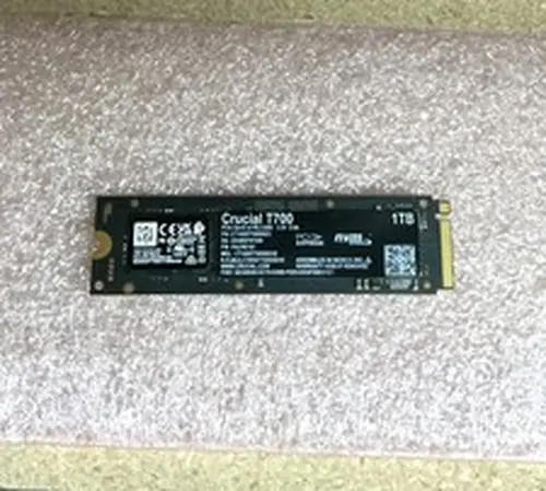 Crucial T700 1TB PCIe Gen5 NVMe M.2 2280 SSD CT1000T700SSD3