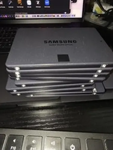 Samsung 870 QVO 8TB SATA III SSD MZ-77Q8T0 99% Health Low Hours/Usage