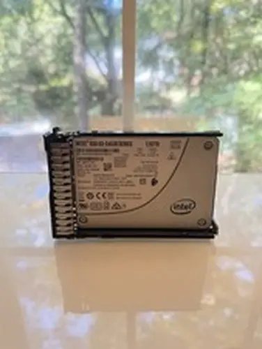 Intel D3-S4510 1.92TB 2.5” SATA SSD SSDSC2KB019T8 6Gb/s 100% Health w/ Caddy